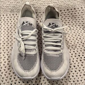 APL Women’s White and Gray Knit Sneakers 9/5